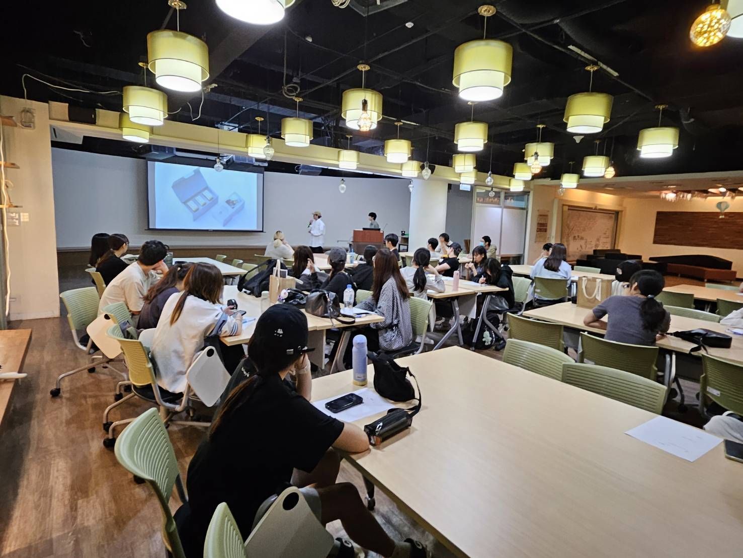 大學教室中的分享課程